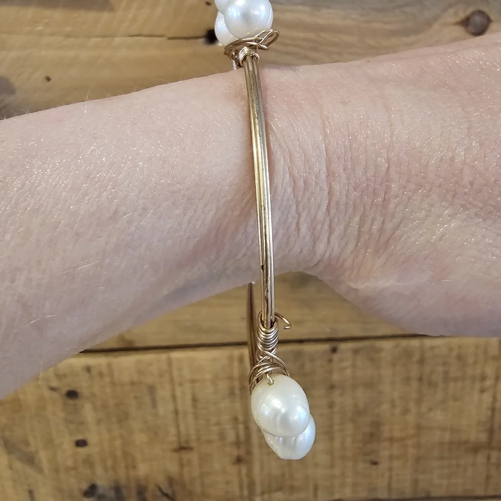 Goldtone Wire Bangle Bracelet w/ Freshwater Pearls - Picture 3 of 5
